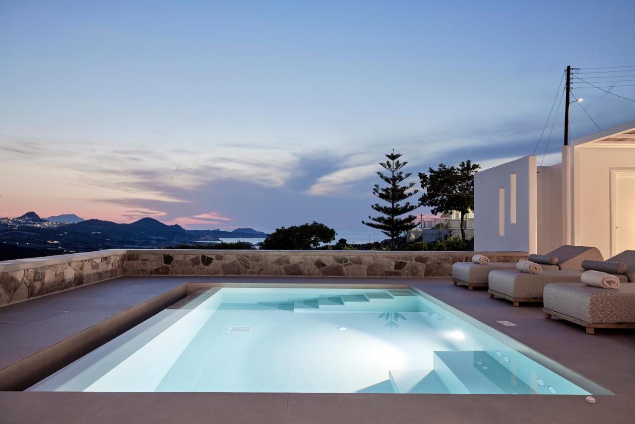 Dot Milos * Adamantas (Milos)