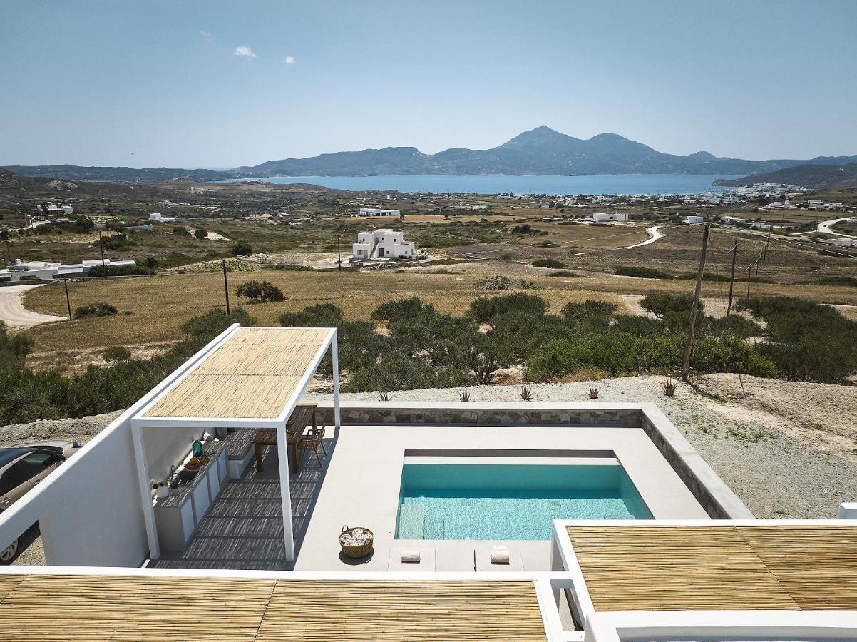 Dot Milos * Adamantas (Milos)